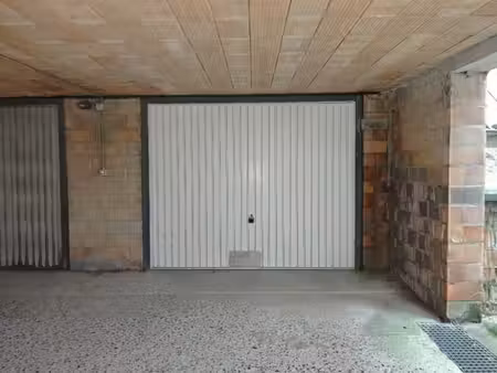 ruime garage nabij de zeedijk van sint-idesbald
