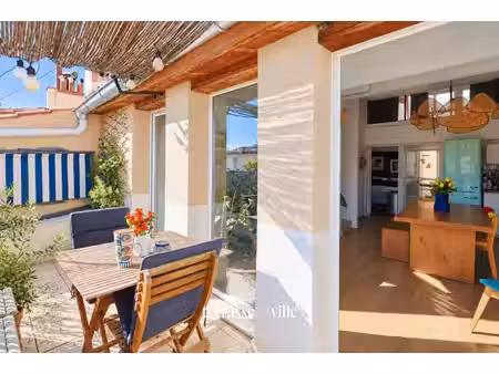 exclusivité - vieux port - terrasse - t 3 - 338 000 eur