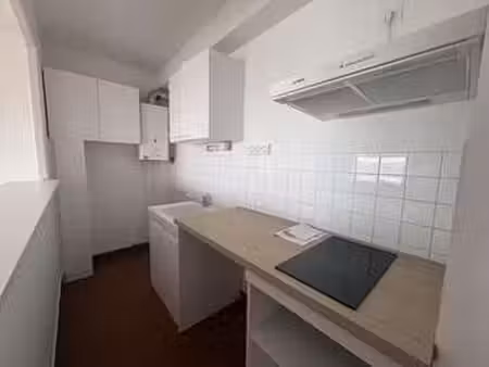location appartement t1 à saint-gilles-croix-de-vie (85800) : à louer t1 / 26m² saint-gill