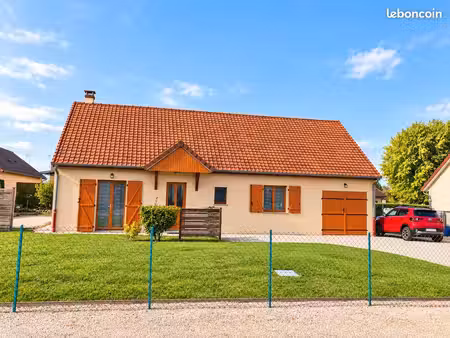 maison meublée 88 m² – 2 chambres – terrain 747 m² – louhans