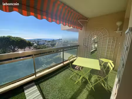 studio 1 pièce 30 m²