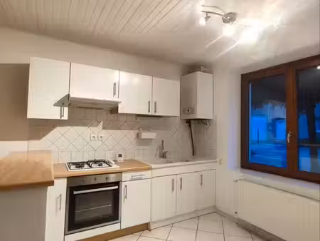 à louer – t3 duplex rénové – hypercentre de polliat