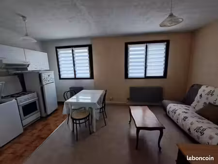 studio 1 pièce 27 m²
