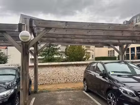 parking extérieur à louer