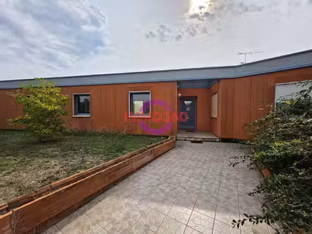 immense appartement à louer 950 eur par mois à areines