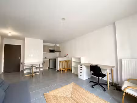 appartement * 38 m² * 44000 nantes * 485 * 25 * 510