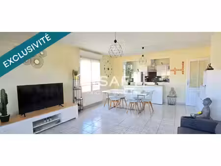 appartement lumineux avec terrasse et parkings