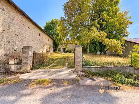 maison de caractère à rénover – beaux volumes  piscine et v