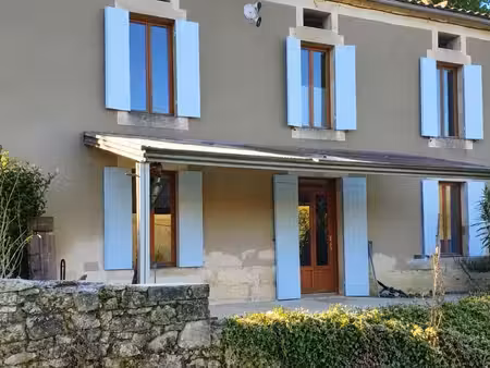 ancienne bâtisse viticole réhabilitée à pellegrue (33) nichée dans un cadre champêtre
