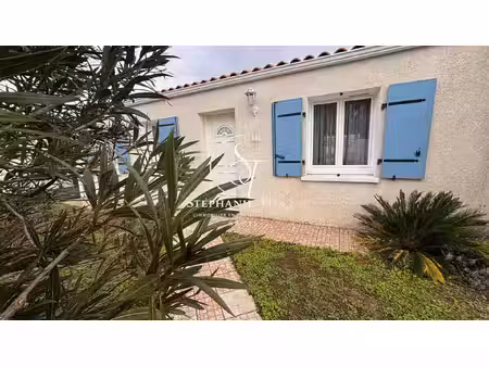 thairé – maison de plain-pied de 100 m² avec 3 chambres  bureau et jardin sans vis-à-vis