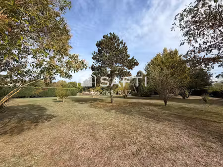 magnifique terrain à lacourt st pierre de 1330m2