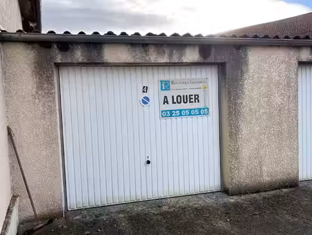 à louer box fermé de 19 26 m²