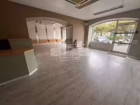 location bureaux et commerces à saint-julien-de-concelles (44450) : à louer / 80m² saint-j
