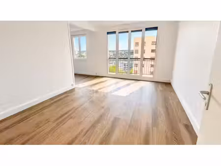 bondy – superbe t4/t5 de 85 m² rénové | double séjour  3 chambres  balcon  parking & vue d