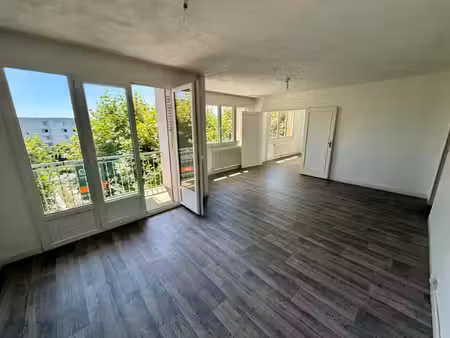 valence. t3 de 66 m2 avec garage.