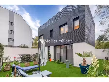 maison contemporaine de 2023 dpe a au calme  terrasses  rooftop avec pergola et vaste gara