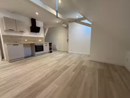 a louer - quartier arènes - t2 neuf