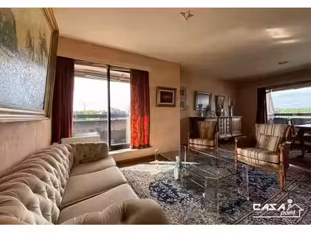 lumineux appartement 2 chambres avec triple terrasse