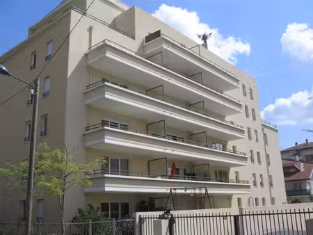 t2 - villeurbanne