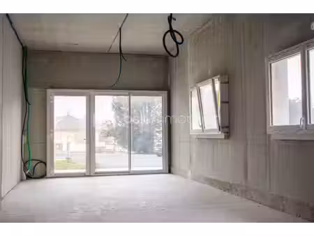 local commercial de 70 85 m² à baraqueville