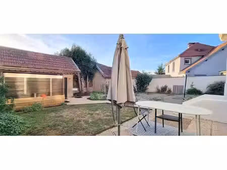 maison lumineuse avec jardin et dépendances
