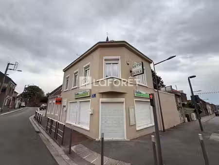 maison individuelle 120m2 - 2 chambres - cour / + local commercial 50m2
