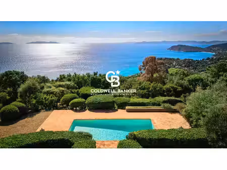 villa de charme avec vue mer panoramique et piscine – un cadre de vie privilégié