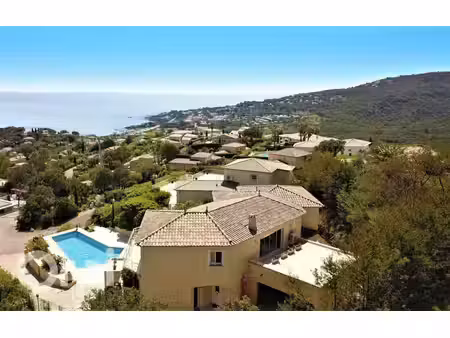 les issambres – opportunité rare : terrain constructible avec vue panoramique à 180° sur l