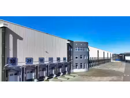 bâtiment d’entreprise à louer à strépy-bracquegnies pour € 112.500