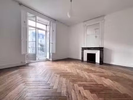 location appartement 4 pièces à nantes (44000) : à louer 4 pièces / 115m² nantes