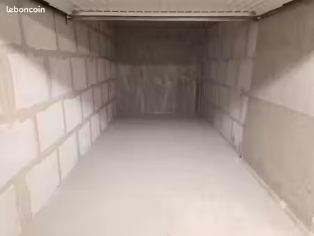 box à louer 12 5 m² (5mx2 5m) – résidence sécurisée