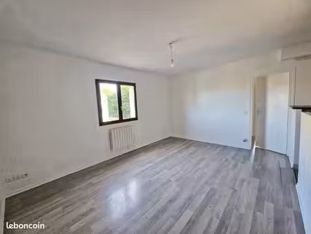 appartement plein centre pont l'eveque