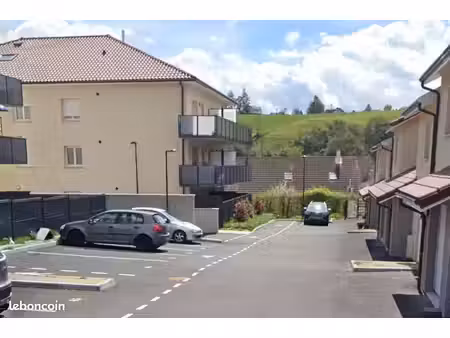 à louer – garage spacieux fermé dans résidence récente