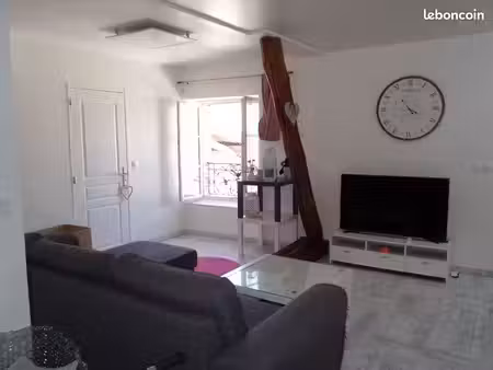 tres bel appartement 3 pieces de 82 m² au sol à 5 min de sens