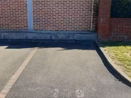 place de parking sécurisée avec bip – tourcoing (600m tram ma campagne)