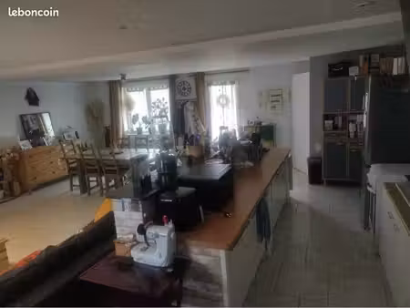maison avec jardin à 5 mn des commerces entre evreux et louviers