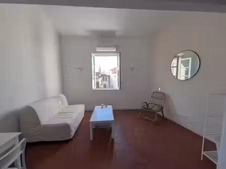 location meublée appartement 2 pièces 38 m² à arles (13200)  870 €