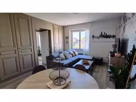 charmant t3 de 52 m2 avec 2 chambres et balcon à proximité d