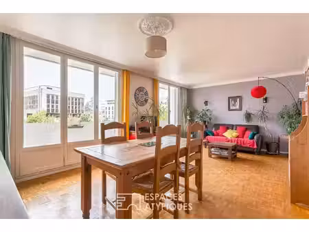 appartement rénové avec balcons donnant sur la voie verte