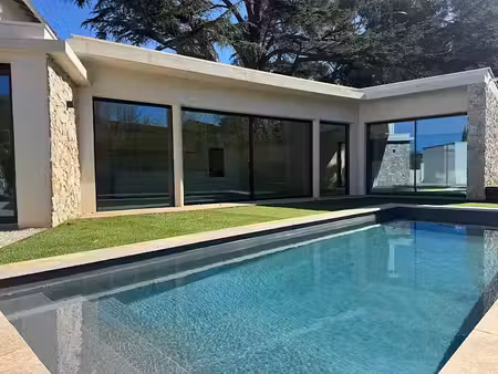 location maison 5 pièces 140 m² à aix-en-provence (13090)  3 500 €