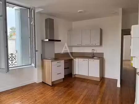 location appartement 2 pièces 31.03 m² à saintes (17100)  500 €