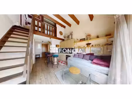 studio mezzanine avec terrasse en bord de marina