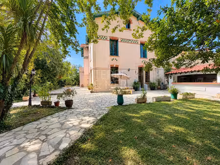 maison de luxe à vendre à villemolaque