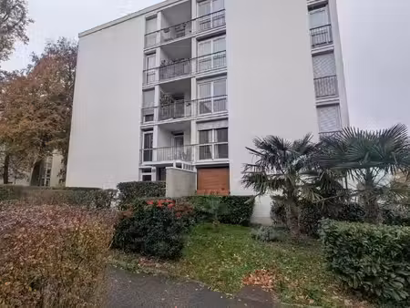 appartement 4 pièces avec parking  pour investisseur.