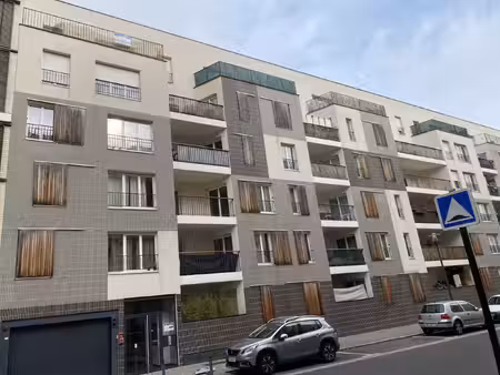 f2 cergy avec terrasse et parking