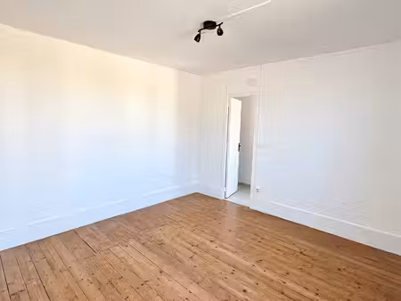 à louer – appartement 2 pièces au cœur de fontainebleau
