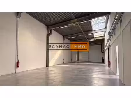location entrepôt 449m²