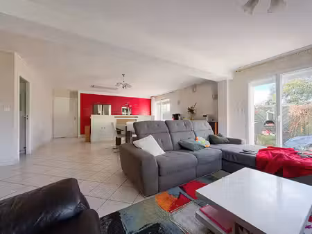 à vendre  maison de plain-pied 4 chambres  angers  secteur village anjou