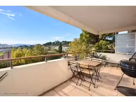 t2 avec terrasse-vue collines et box fermé saint-julien / les caillols 13012 marseille