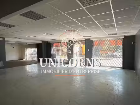 vente entrepôt 700m²
